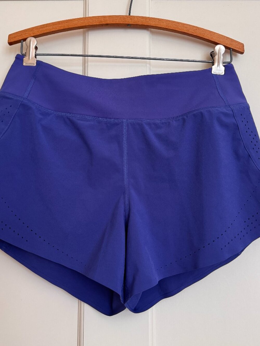 Athleta Allyson Felix Womens Blue Purple "Run With It" Running Shorts Size Small